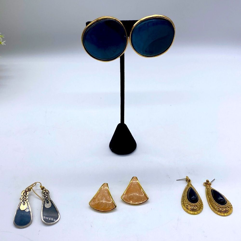 ⚜️✨ Vintage 4 pairs Earrings Clip on, Posts Bundles ✨⚜️